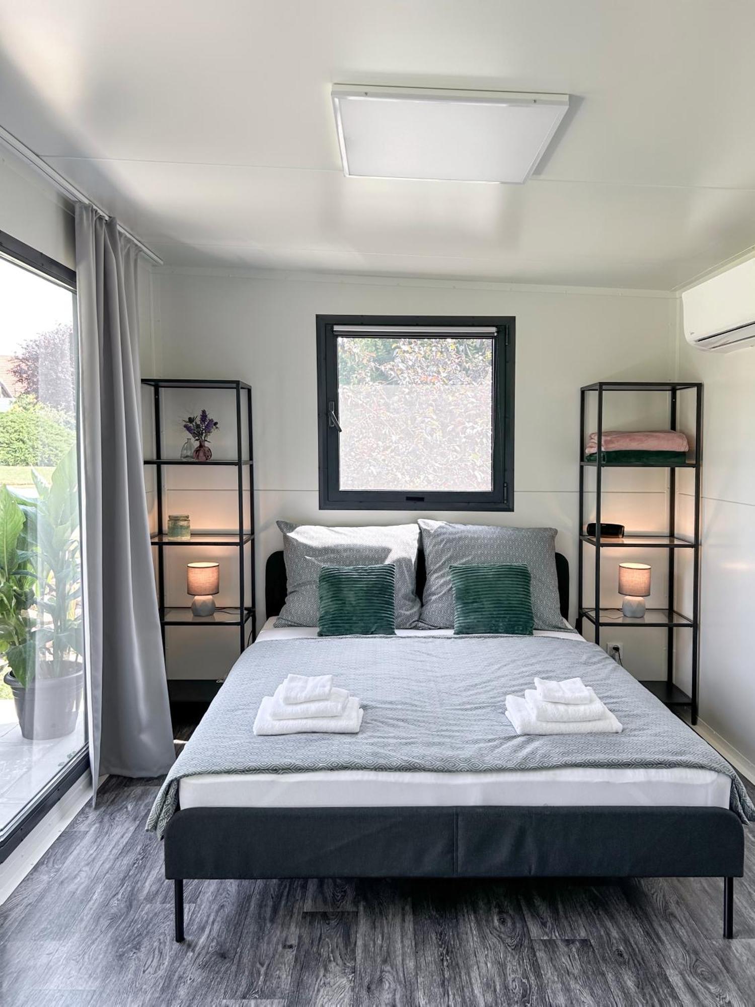 Appartamento Tiny House Mezi Sklepy Kobylí Esterno foto