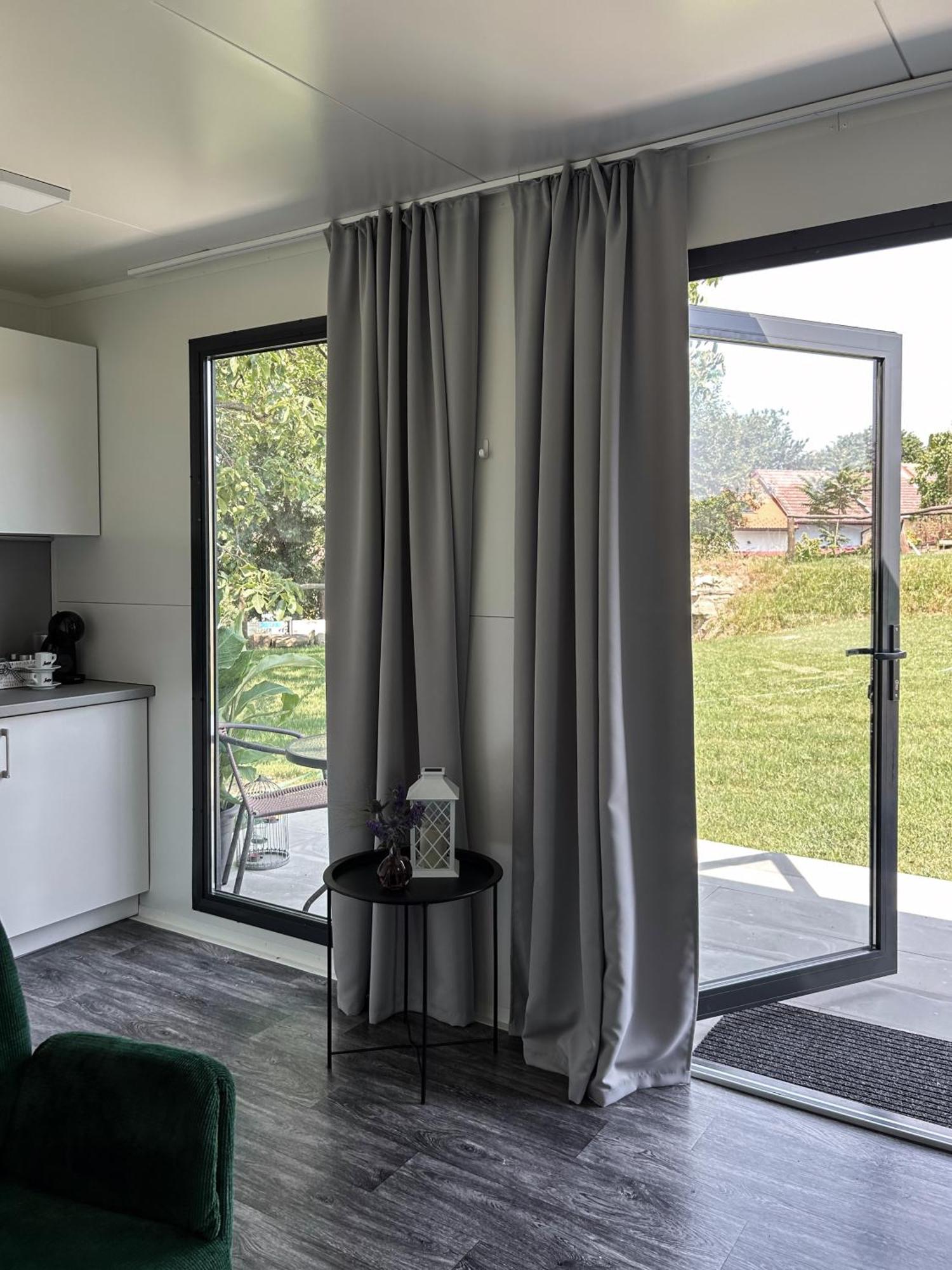 Appartamento Tiny House Mezi Sklepy Kobylí Esterno foto