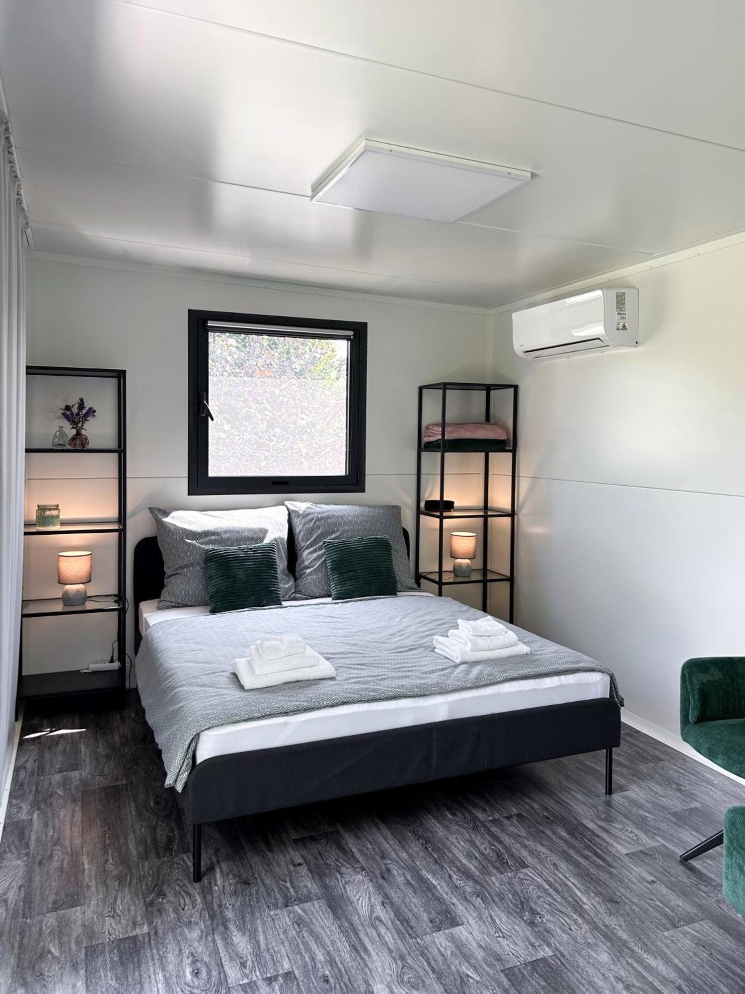 Appartamento Tiny House Mezi Sklepy Kobylí Esterno foto