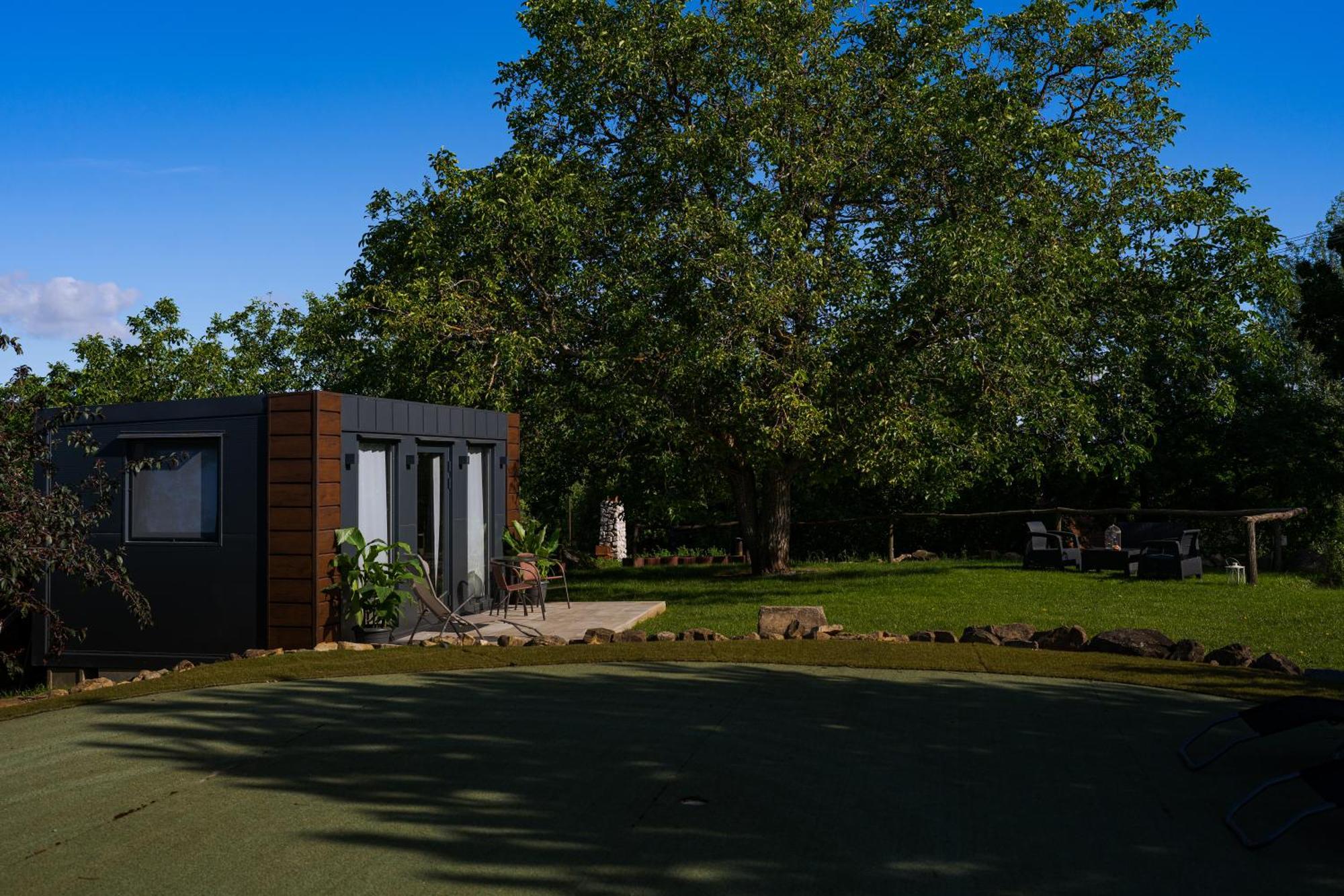Appartamento Tiny House Mezi Sklepy Kobylí Esterno foto