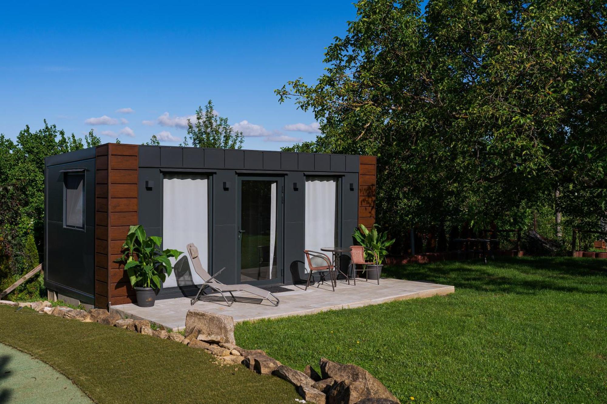 Appartamento Tiny House Mezi Sklepy Kobylí Esterno foto